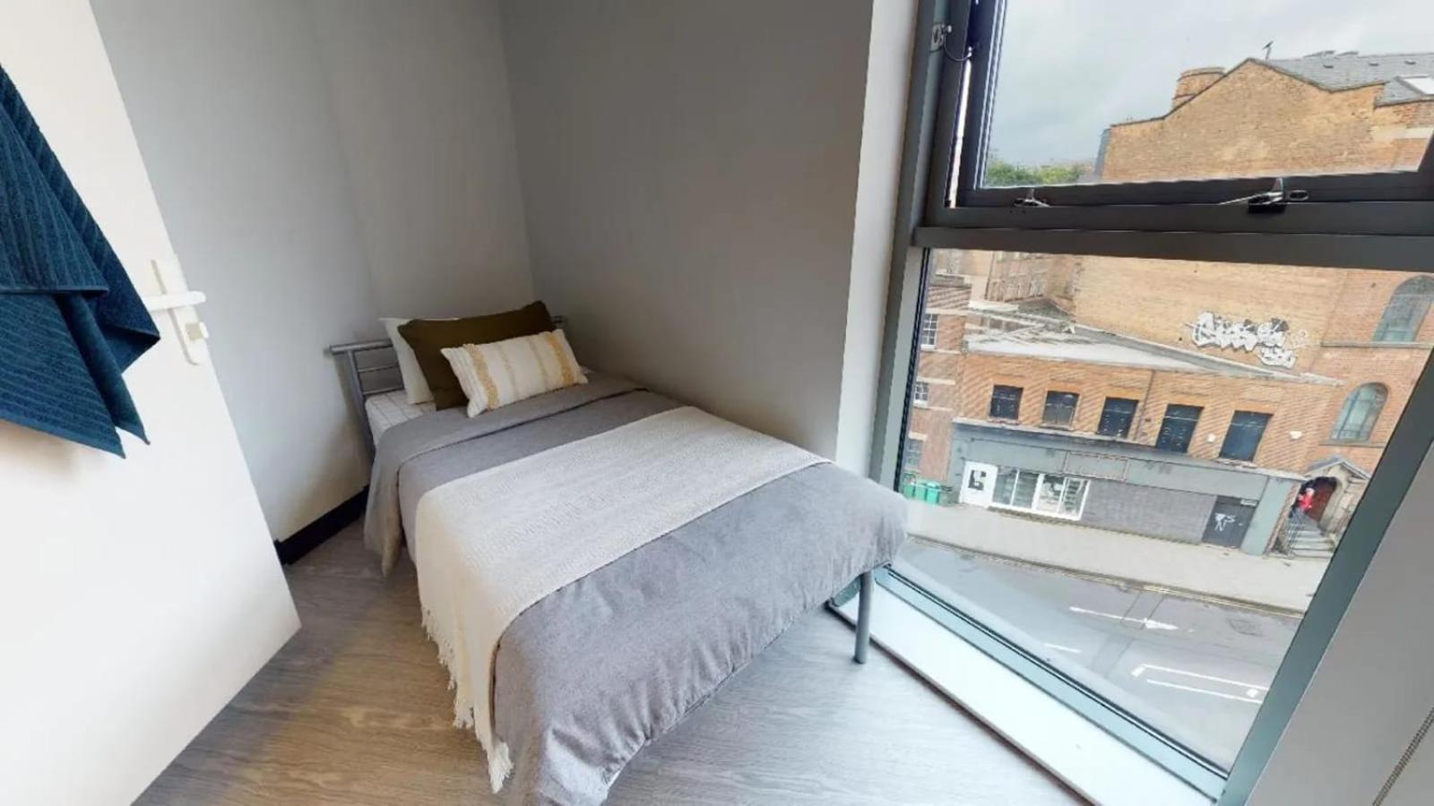 Ensuite Oasis At Iq Exchange * Nottingham