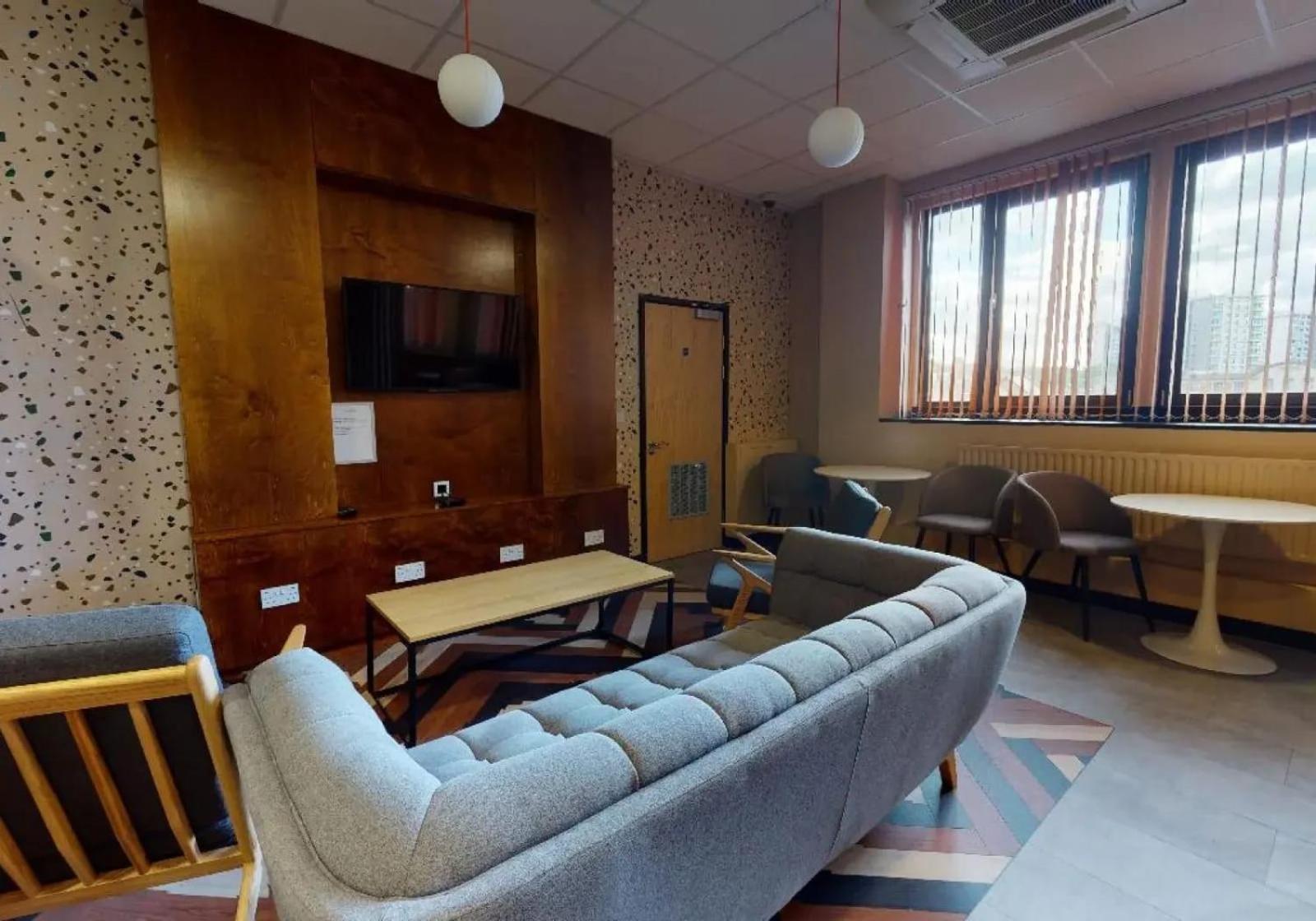 Ensuite Oasis At Iq Exchange Apartment