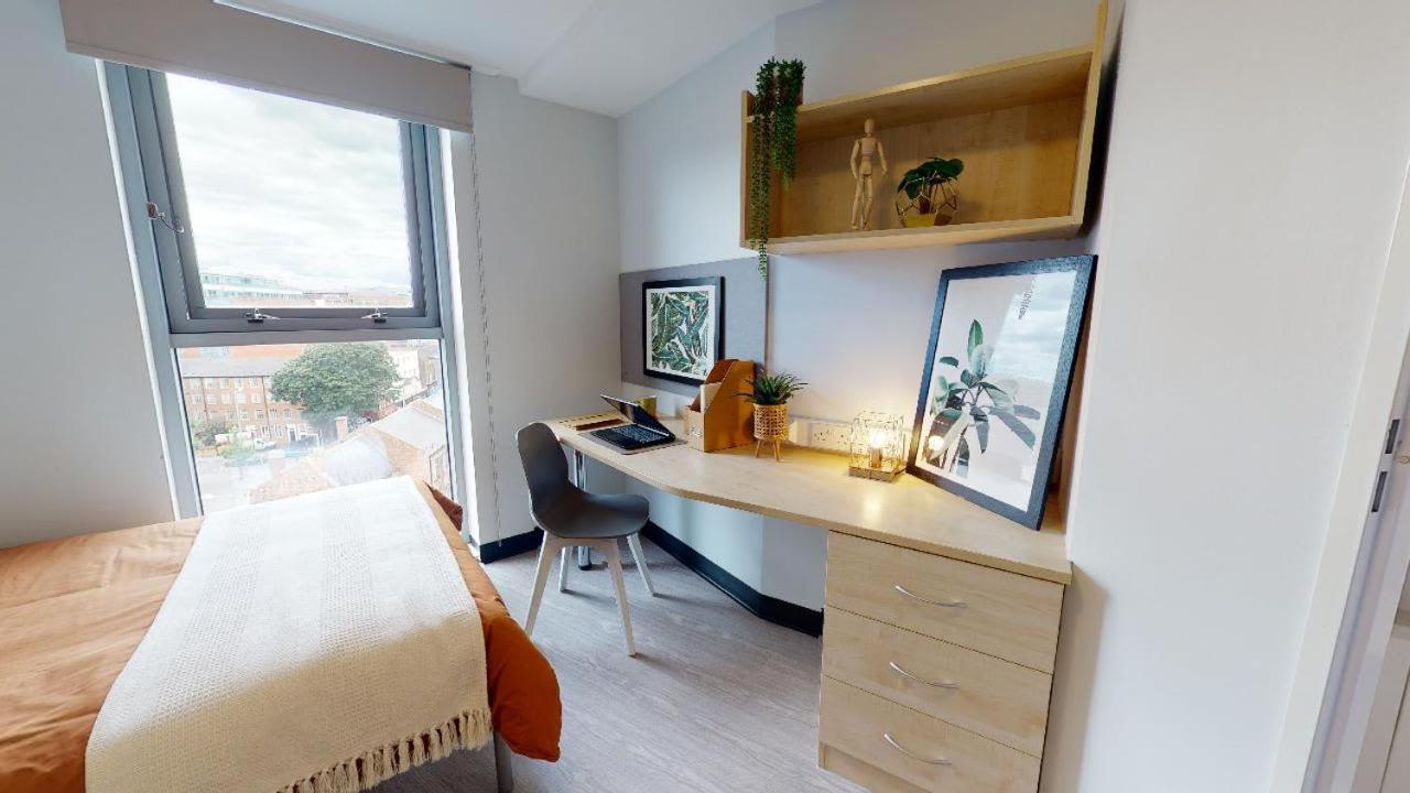 Explore From Your Ensuite Oasis At Iq Exchange Apartment Nottingham