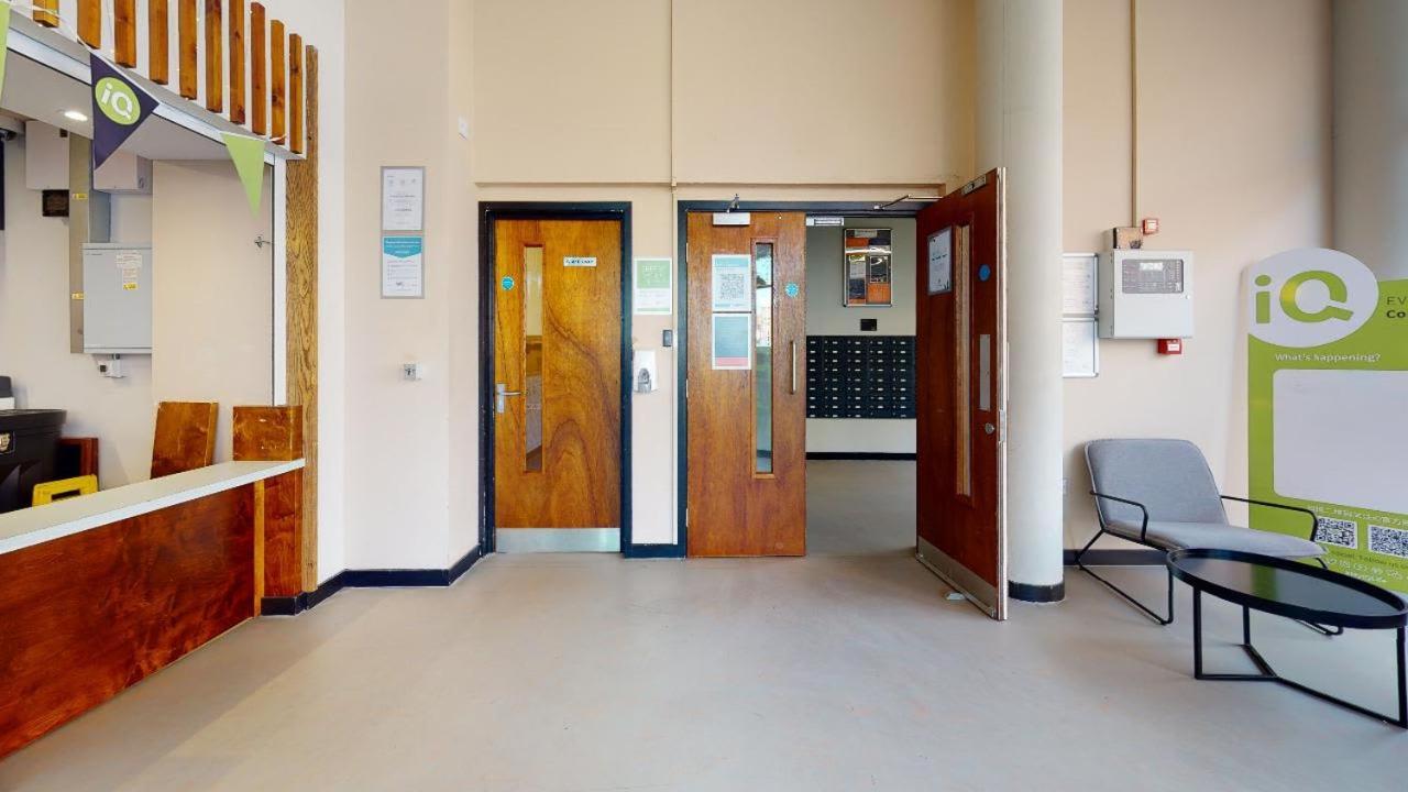 Explore From Your Ensuite Oasis At Iq Exchange Apartment Nottingham